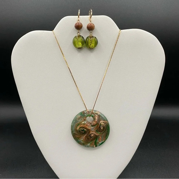 Stunning Venice Murano Green Glass Pendant and Earring Set - Picture 1 of 15